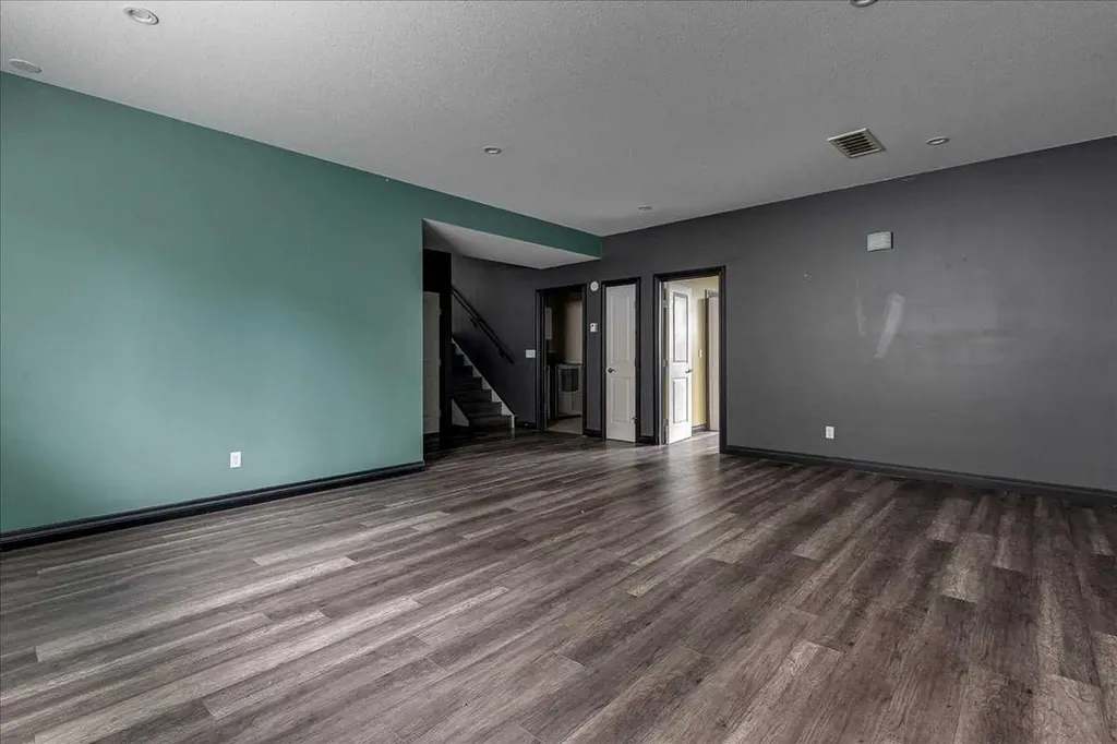 114 Jenner Crescent Red Deer AB T4P 0E4