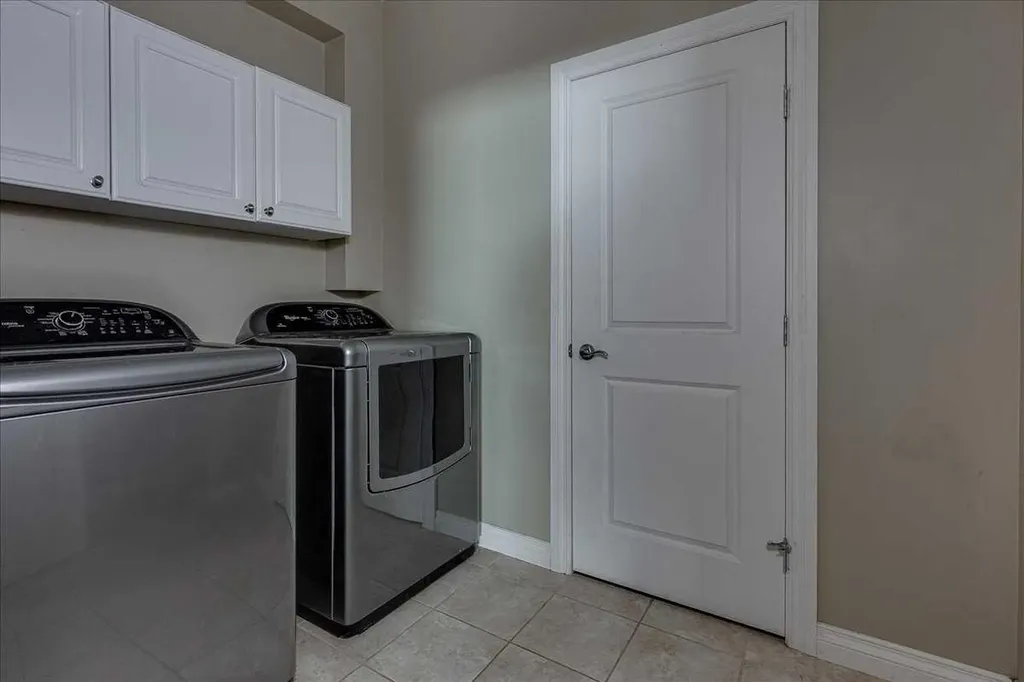 114 Jenner Crescent Red Deer AB T4P 0E4