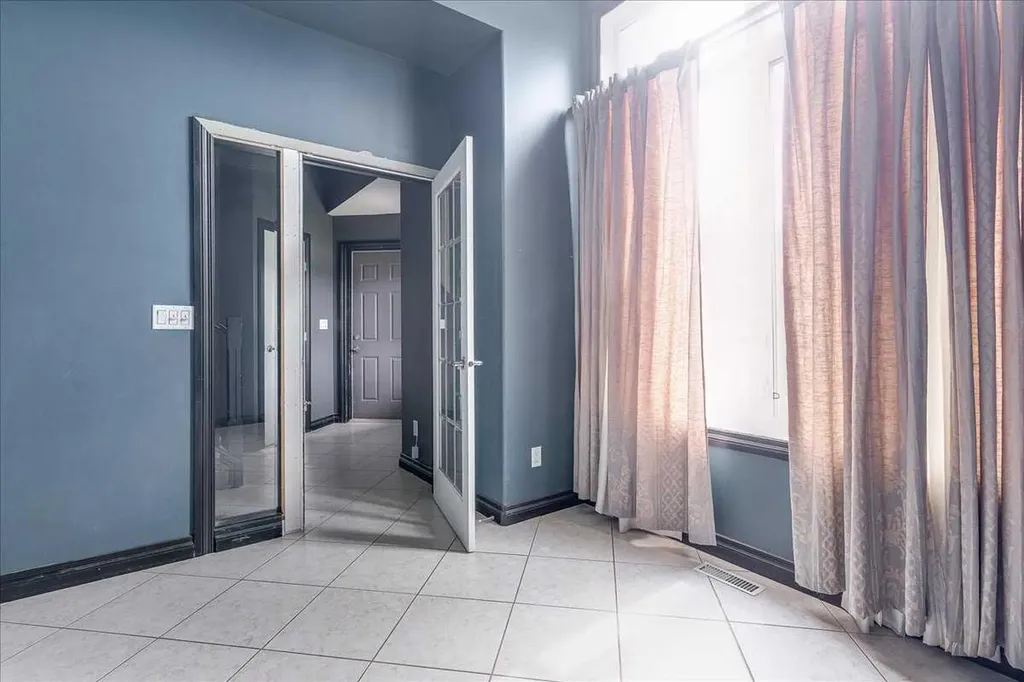 114 Jenner Crescent Red Deer AB T4P 0E4