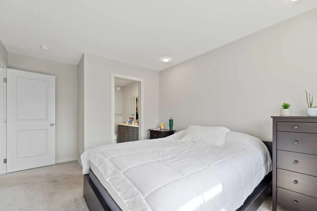 273 Lucas Avenue NW Calgary AB T3P 1S3