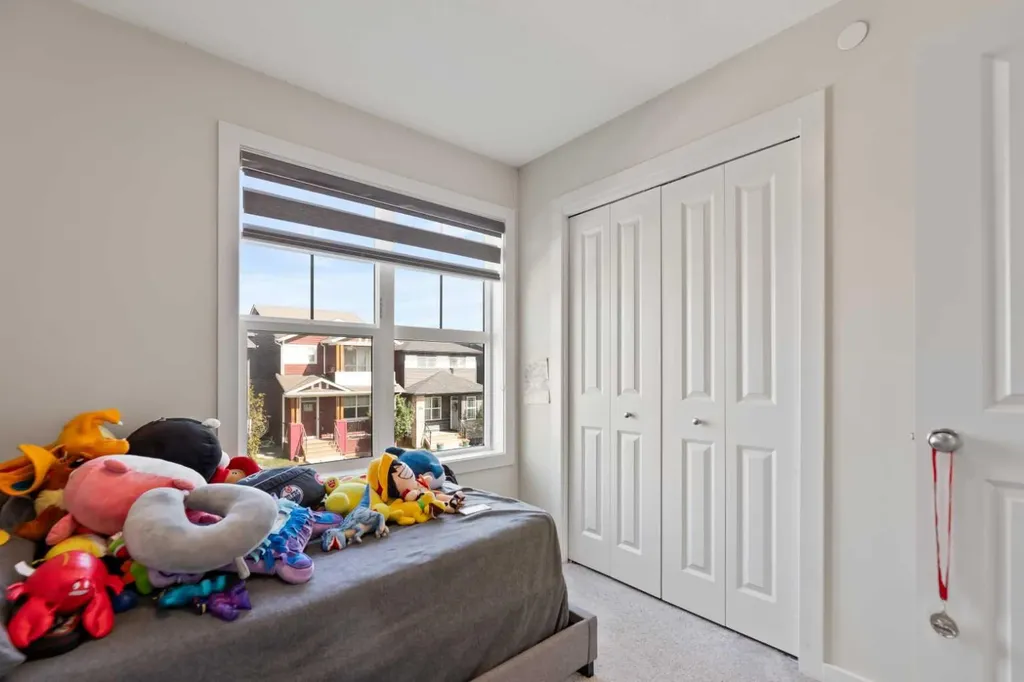 273 Lucas Avenue NW Calgary AB T3P 1S3