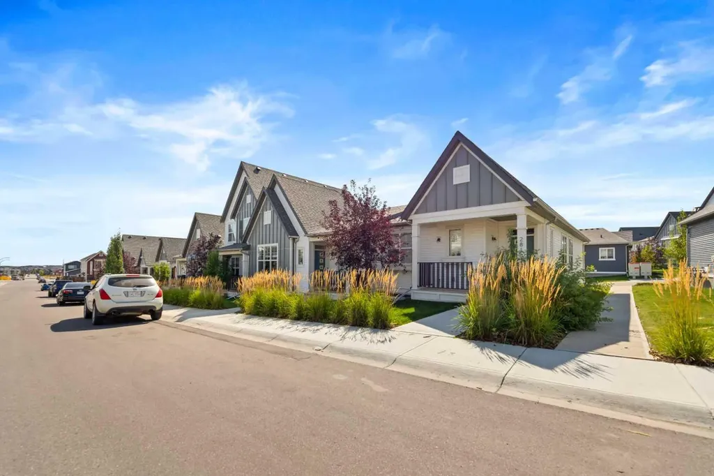 273 Lucas Avenue NW Calgary AB T3P 1S3