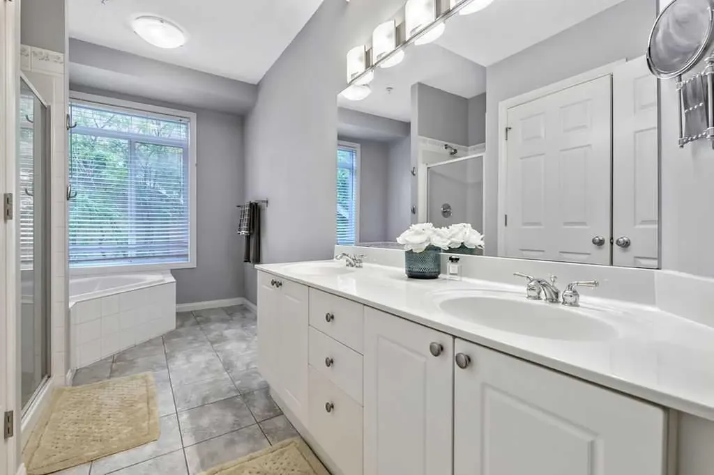 923 15 Avenue SW Calgary AB T2R 0S2