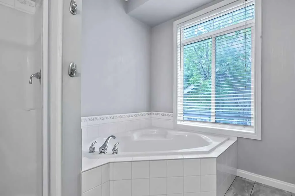 923 15 Avenue SW Calgary AB T2R 0S2