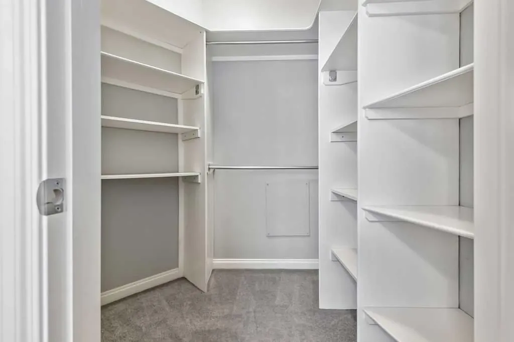923 15 Avenue SW Calgary AB T2R 0S2