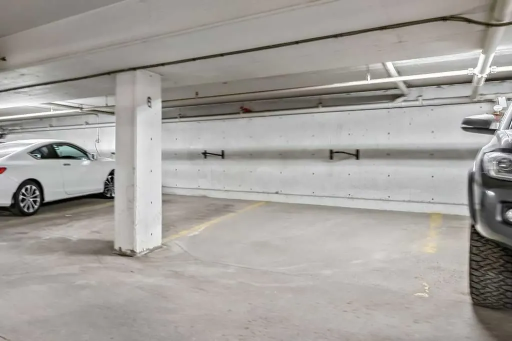 923 15 Avenue SW Calgary AB T2R 0S2