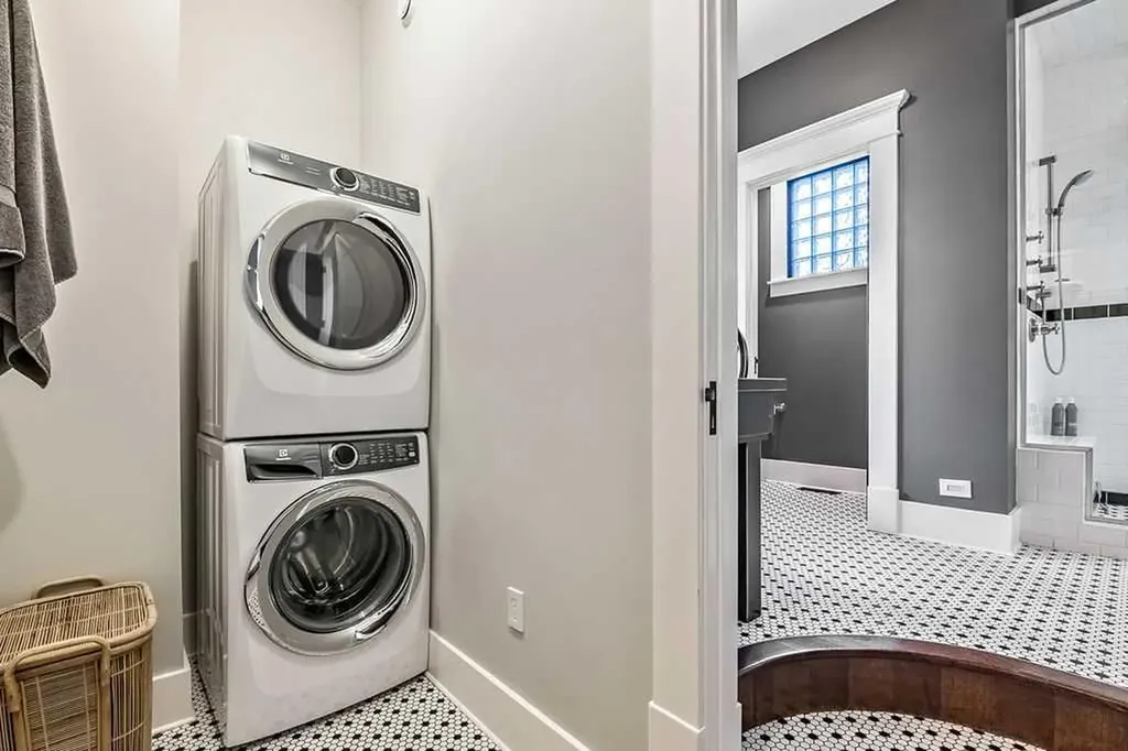 650 29 Avenue NW Calgary AB T2M 2M7