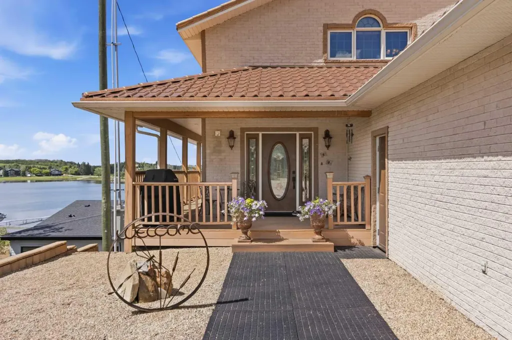 49 Bay View Street Rochon Sands AB T0C 3B0