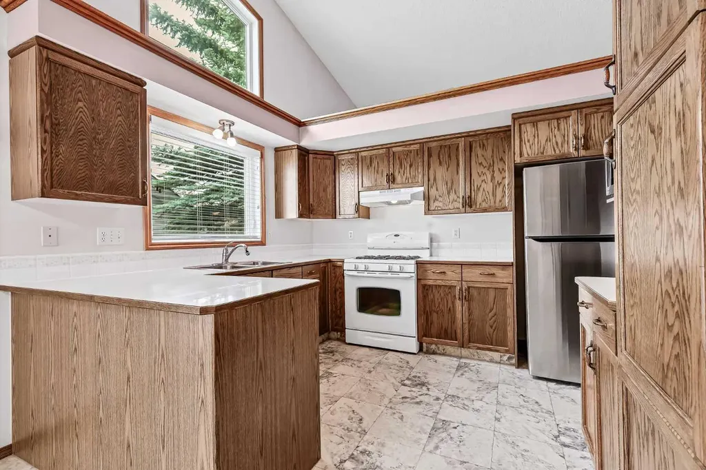 20 Douglasview Park SE Calgary AB T2Z 2R9