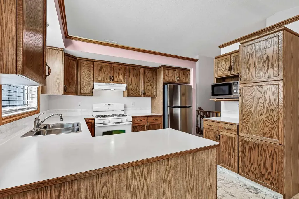20 Douglasview Park SE Calgary AB T2Z 2R9