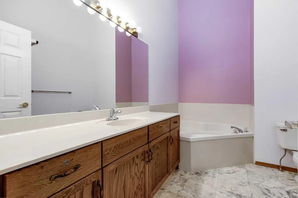 20 Douglasview Park SE Calgary AB T2Z 2R9