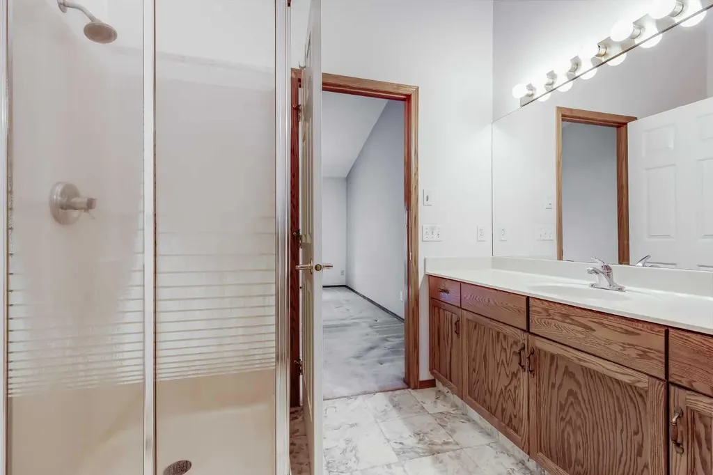 20 Douglasview Park SE Calgary AB T2Z 2R9