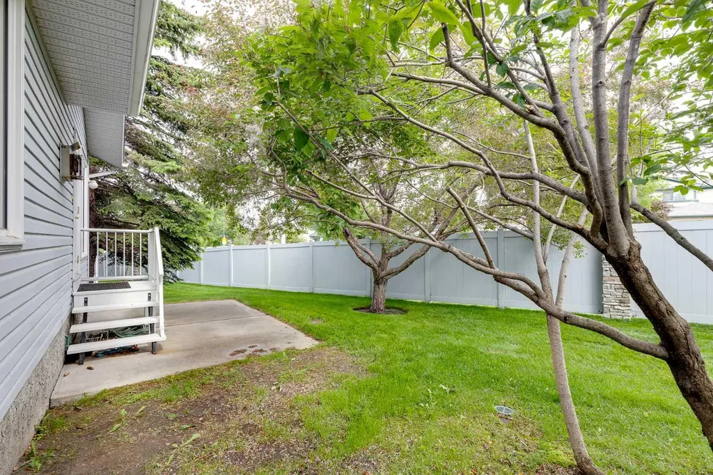 20 Douglasview Park SE Calgary AB T2Z 2R9