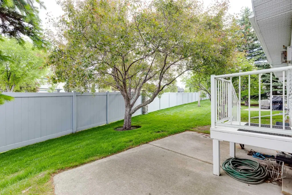 20 Douglasview Park SE Calgary AB T2Z 2R9