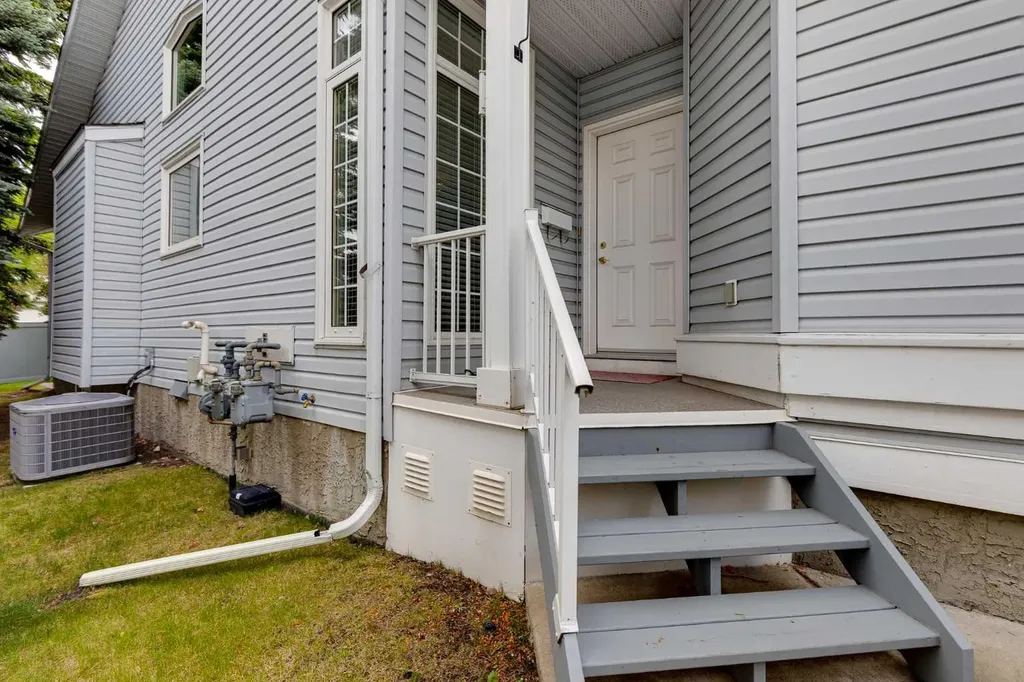 20 Douglasview Park SE Calgary AB T2Z 2R9