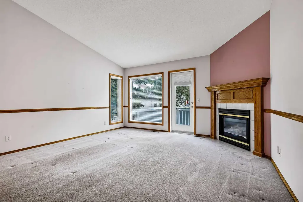 20 Douglasview Park SE Calgary AB T2Z 2R9