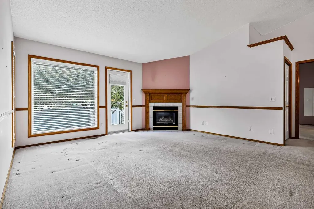 20 Douglasview Park SE Calgary AB T2Z 2R9
