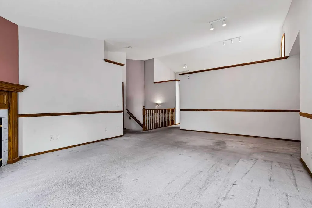 20 Douglasview Park SE Calgary AB T2Z 2R9