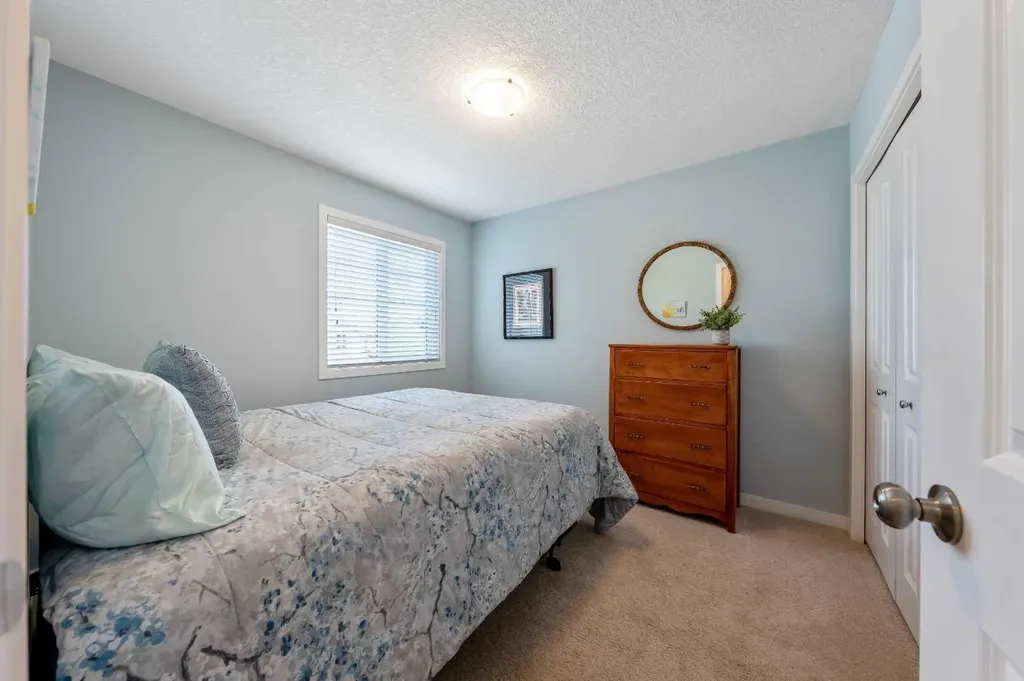 1065 Hillcrest Lane SW Airdrie AB T4B 3R6