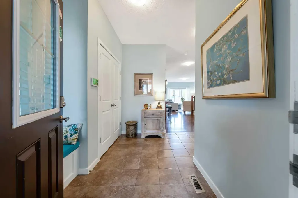 1065 Hillcrest Lane SW Airdrie AB T4B 3R6