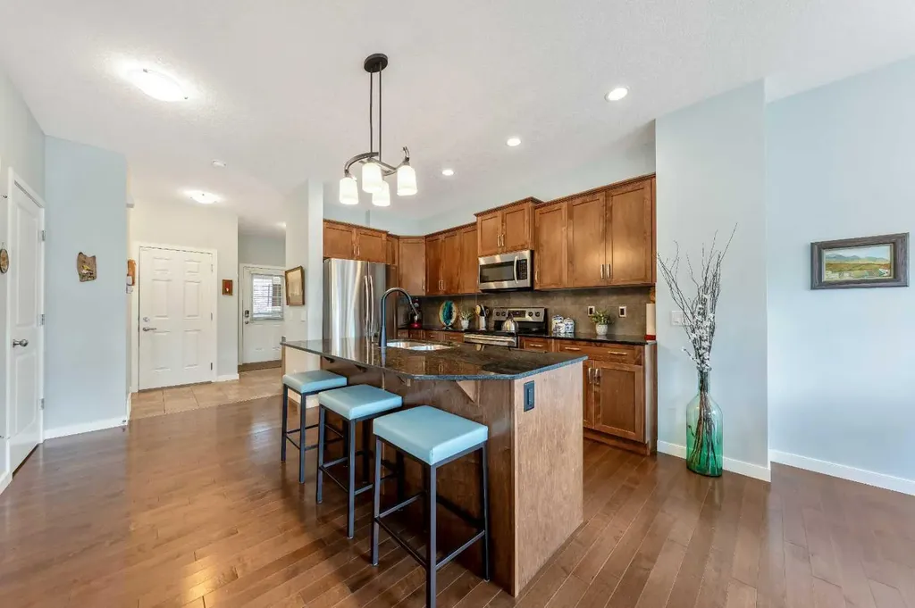 1065 Hillcrest Lane SW Airdrie AB T4B 3R6