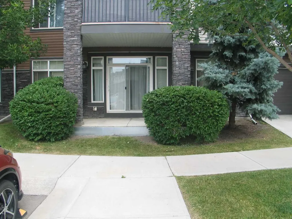 6703 New Brighton Avenue SE Calgary AB T2Z 5C8