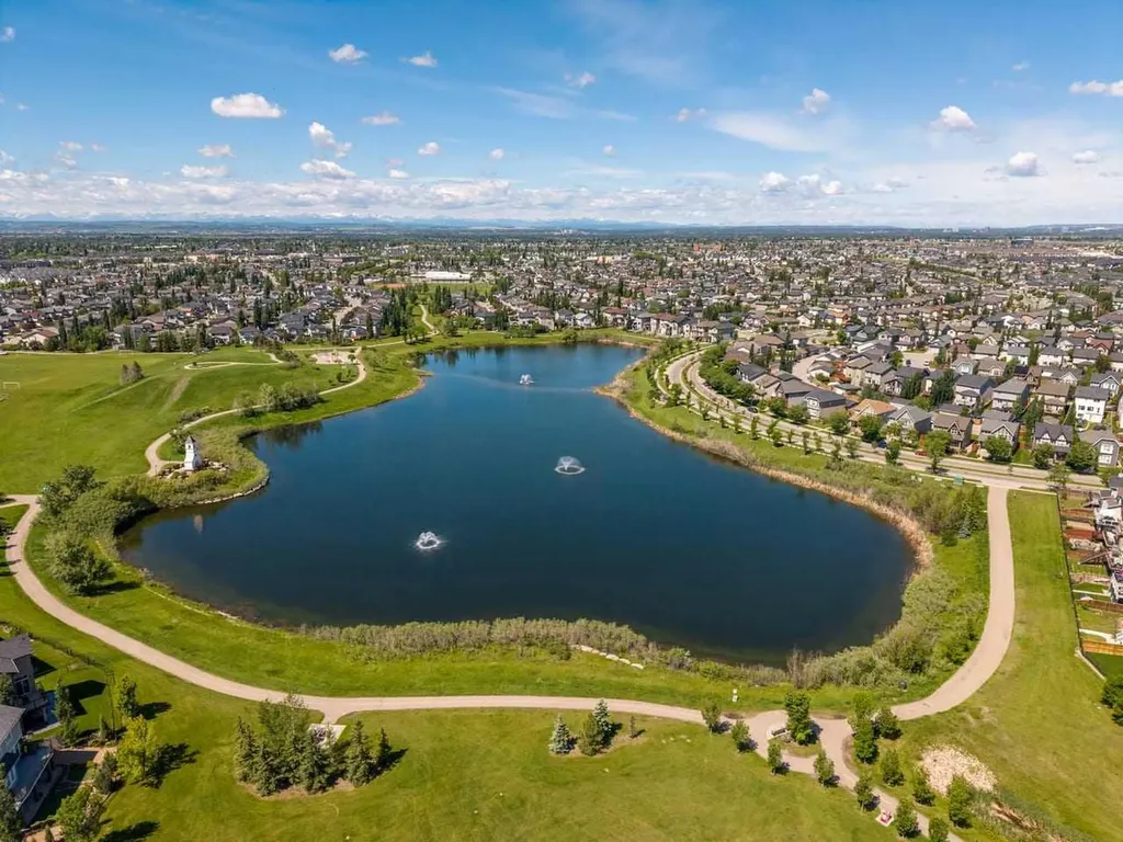 6703 New Brighton Avenue SE Calgary AB T2Z 5C8