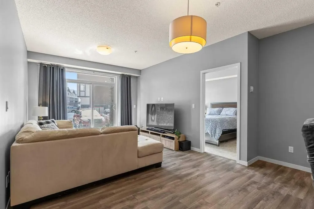 6703 New Brighton Avenue SE Calgary AB T2Z 5C8