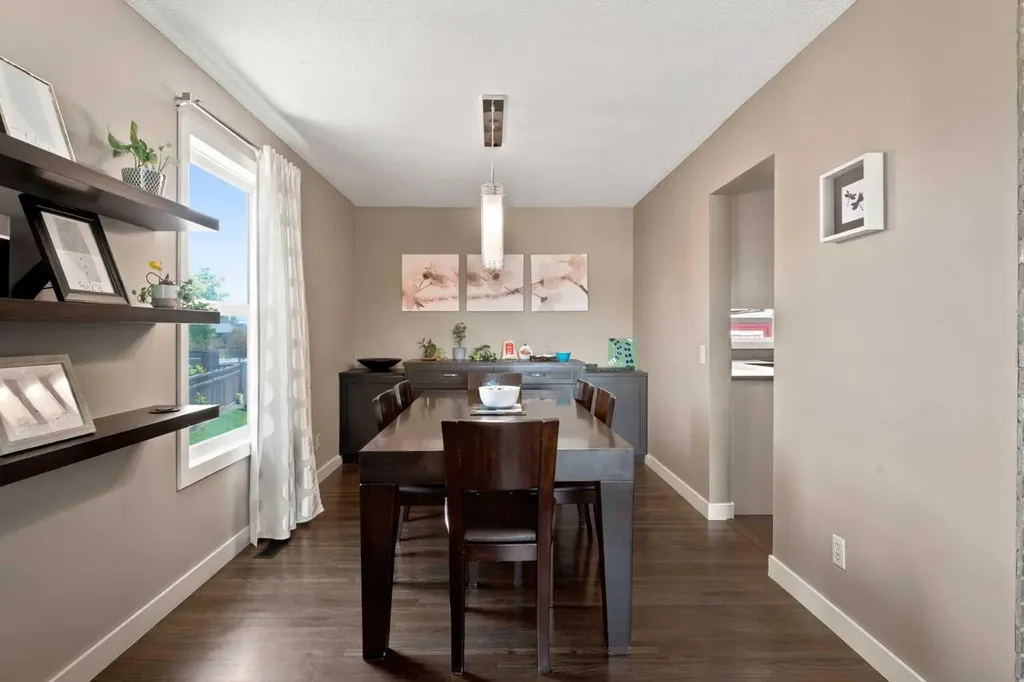 1016 Pensdale Crescent SE Calgary AB T2A 2G1