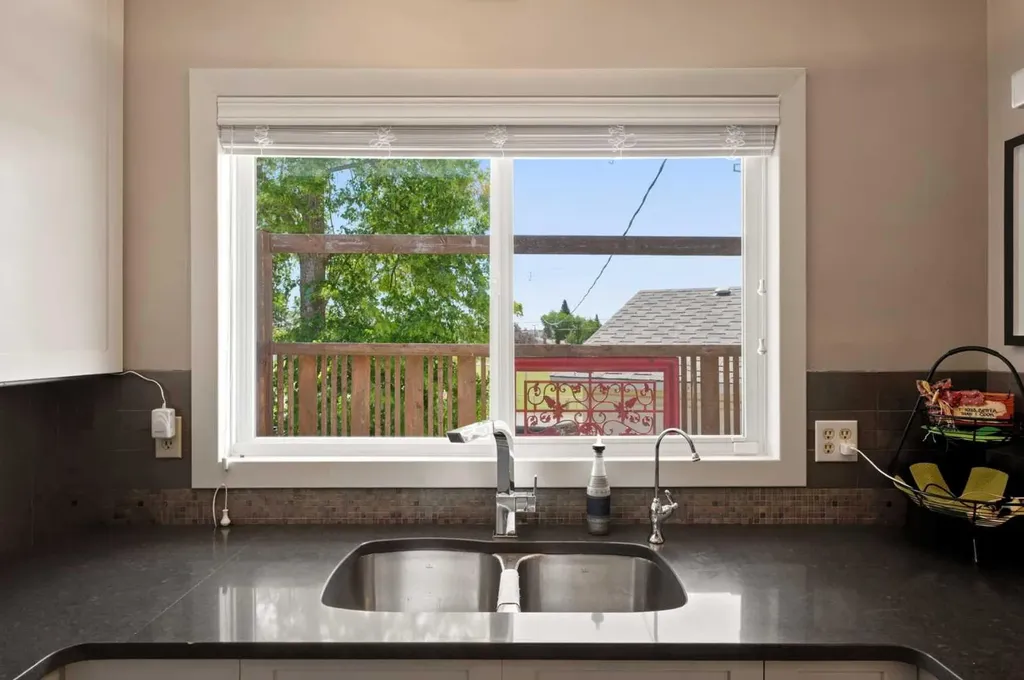 1016 Pensdale Crescent SE Calgary AB T2A 2G1