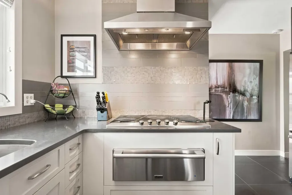 1016 Pensdale Crescent SE Calgary AB T2A 2G1