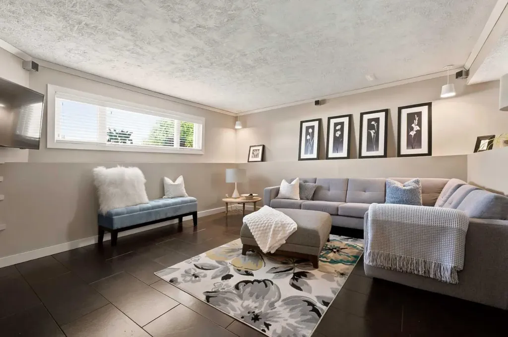1016 Pensdale Crescent SE Calgary AB T2A 2G1