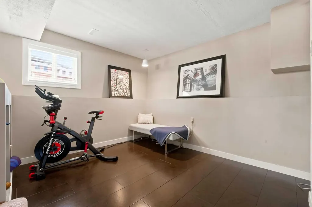 1016 Pensdale Crescent SE Calgary AB T2A 2G1
