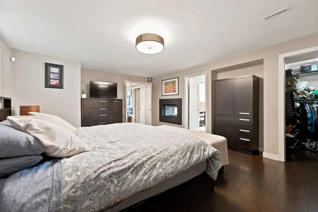 1016 Pensdale Crescent SE Calgary AB T2A 2G1