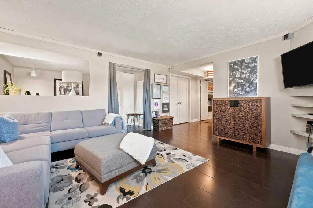 1016 Pensdale Crescent SE Calgary AB T2A 2G1
