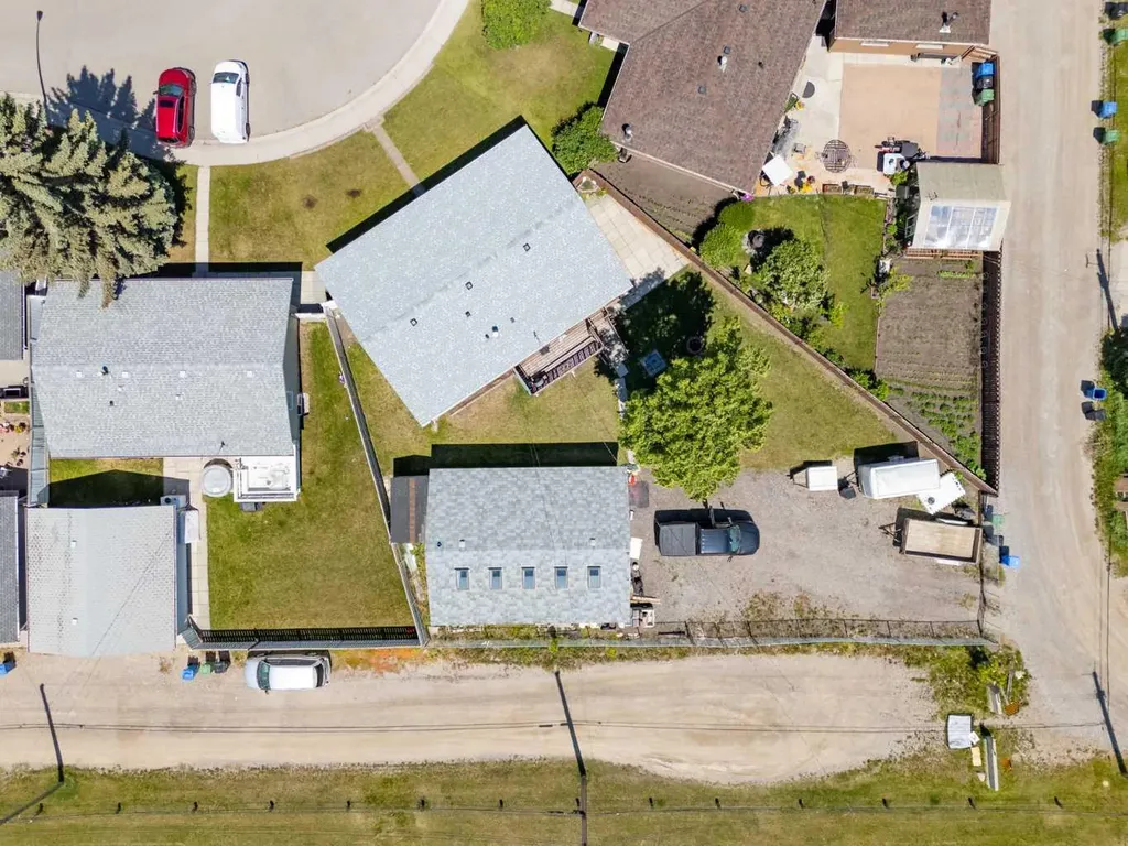 1016 Pensdale Crescent SE Calgary AB T2A 2G1