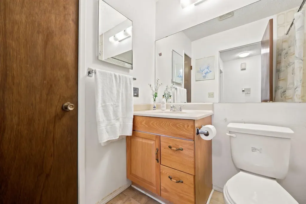 4308 38 Street NE Calgary AB T1Y 5S8