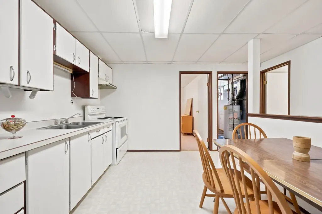 4308 38 Street NE Calgary AB T1Y 5S8