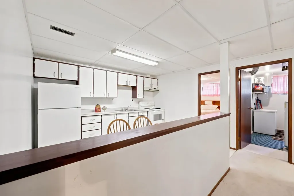 4308 38 Street NE Calgary AB T1Y 5S8