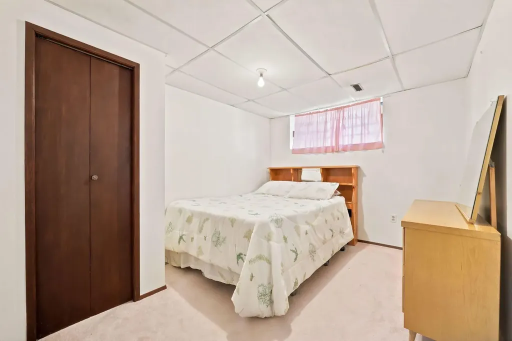 4308 38 Street NE Calgary AB T1Y 5S8