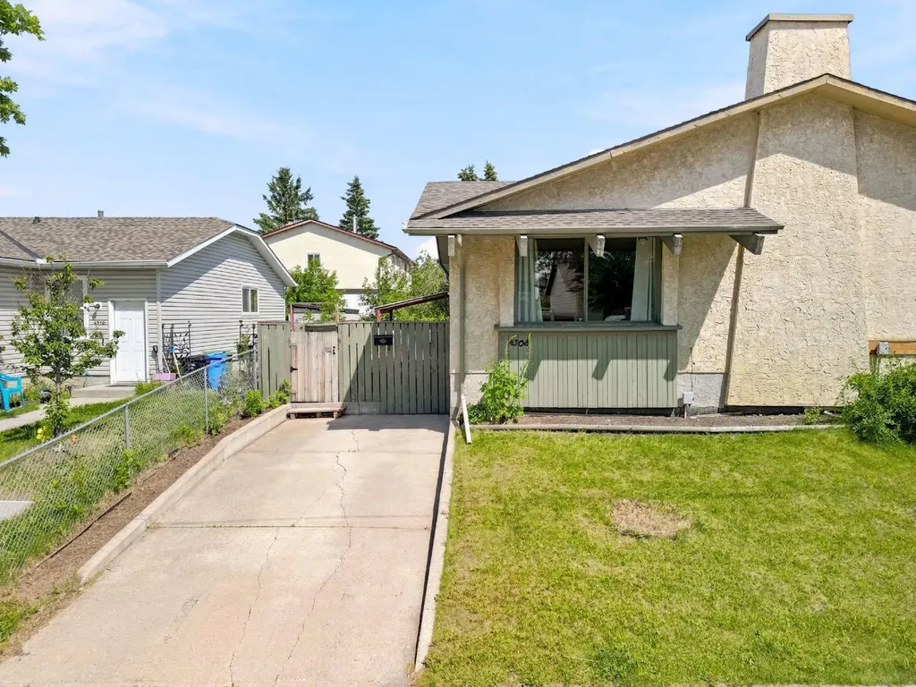 4308 38 Street NE Calgary AB T1Y 5S8