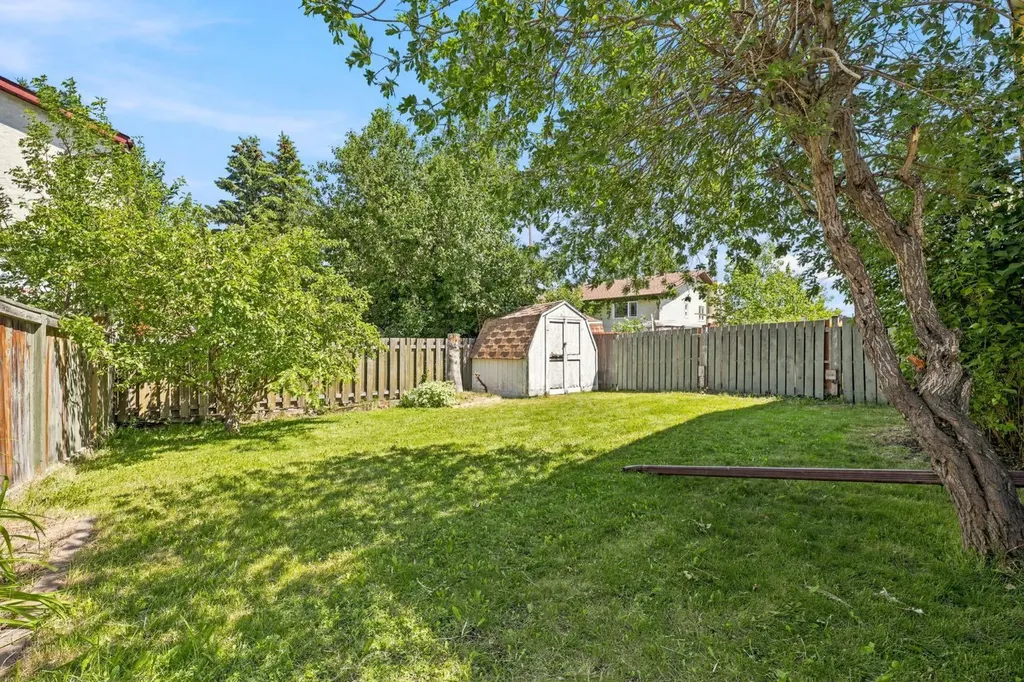 4308 38 Street NE Calgary AB T1Y 5S8