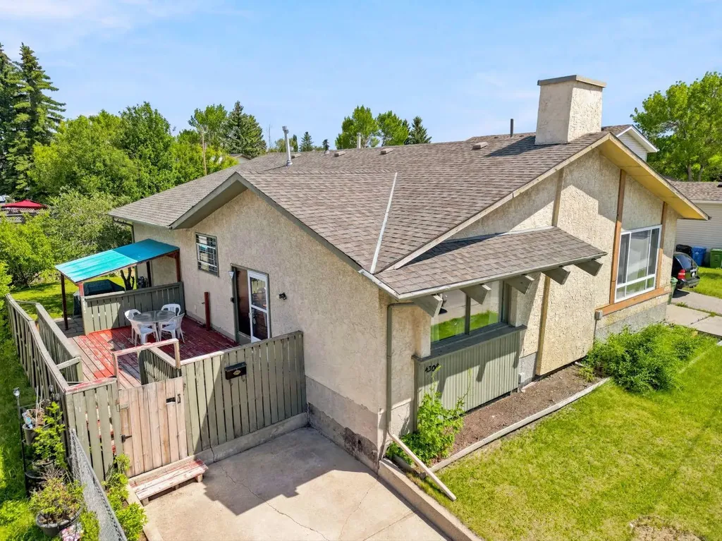 4308 38 Street NE Calgary AB T1Y 5S8