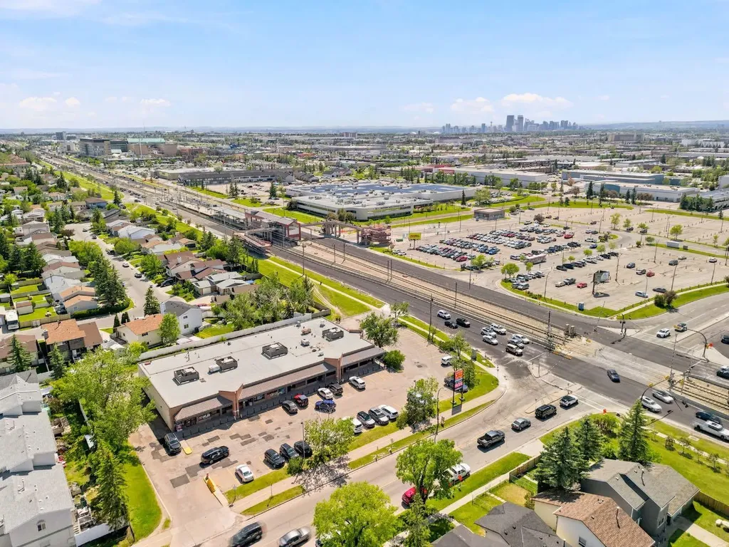 4308 38 Street NE Calgary AB T1Y 5S8