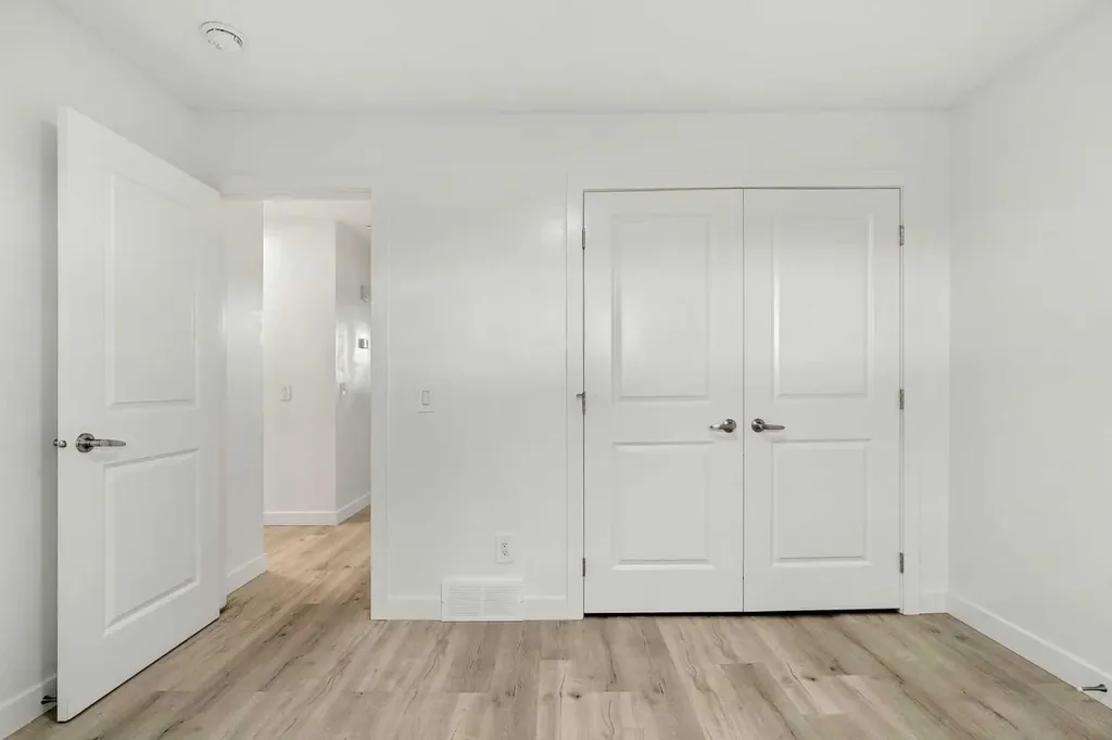 424 Penbrooke Crescent SE Calgary AB T2A 3T7
