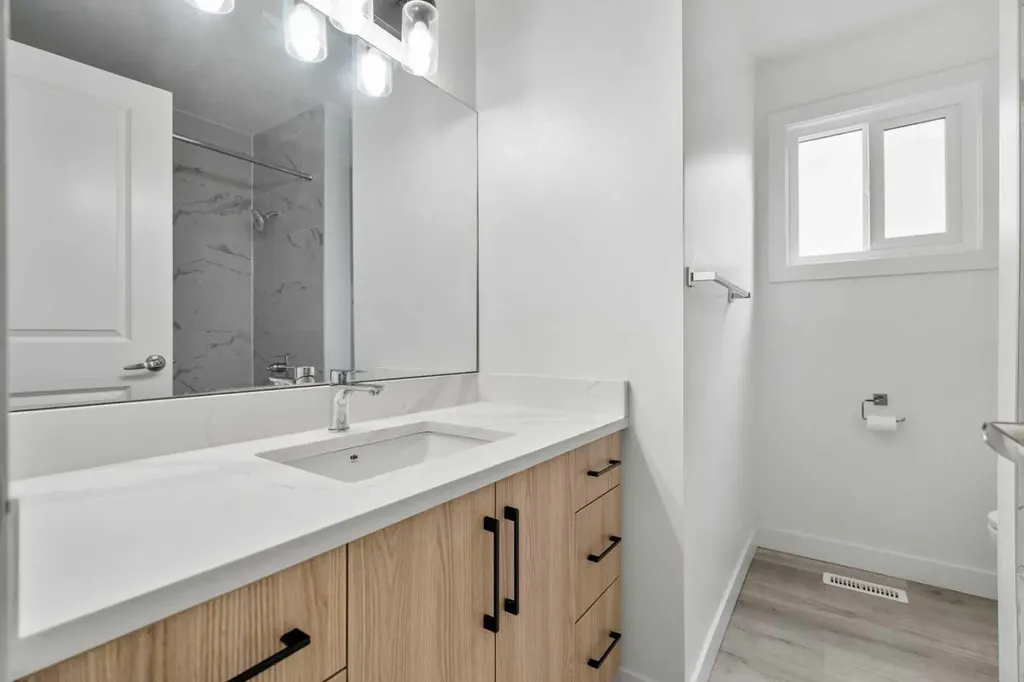 424 Penbrooke Crescent SE Calgary AB T2A 3T7
