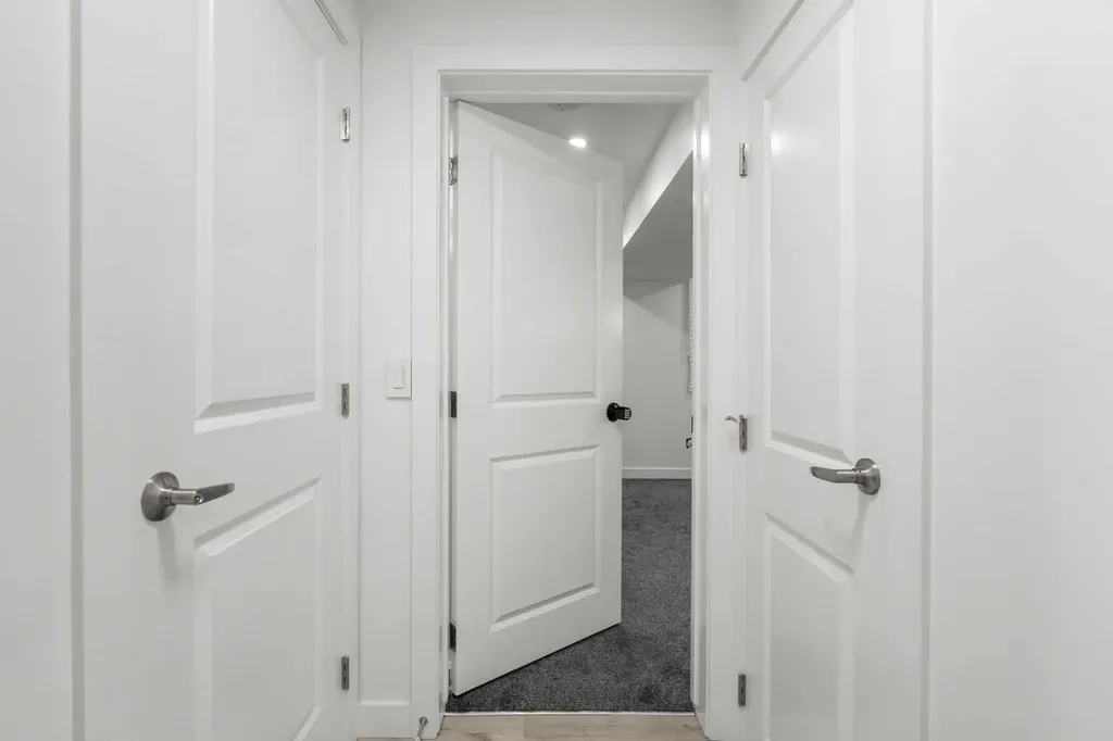 424 Penbrooke Crescent SE Calgary AB T2A 3T7