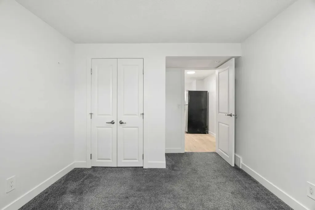 424 Penbrooke Crescent SE Calgary AB T2A 3T7
