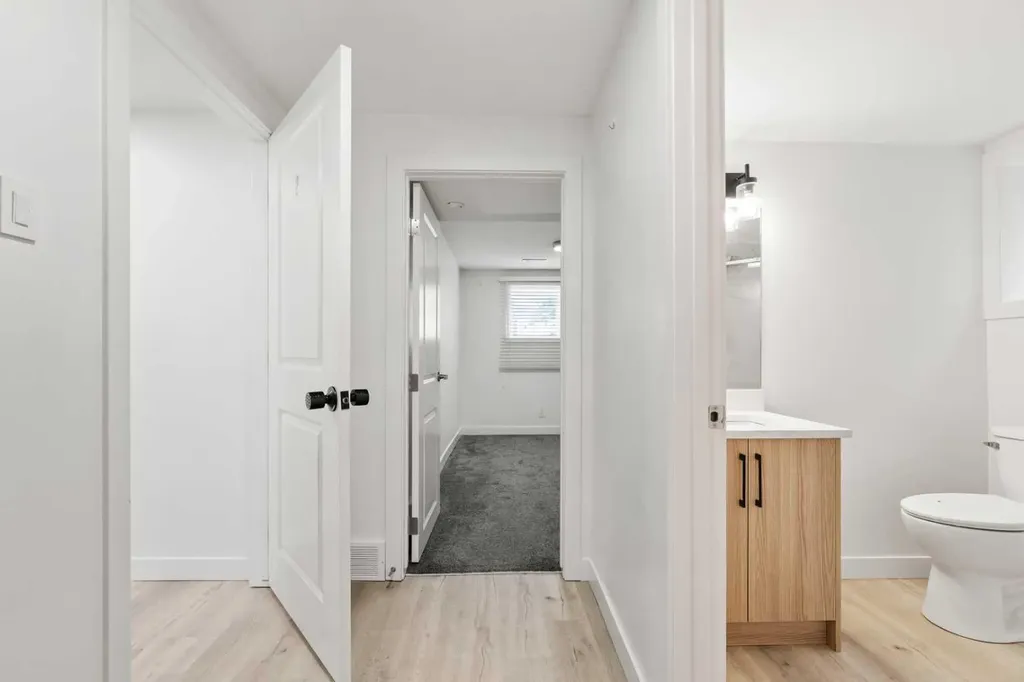 424 Penbrooke Crescent SE Calgary AB T2A 3T7