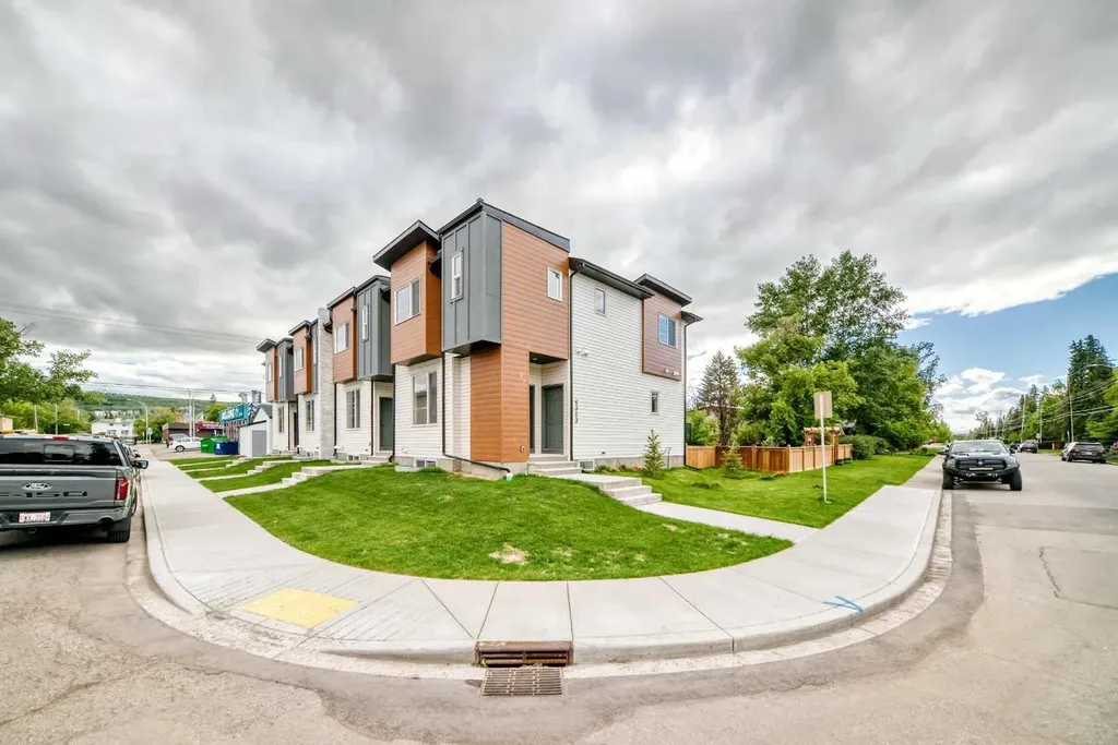 6305 62 Street NW Calgary AB T3B 2C4